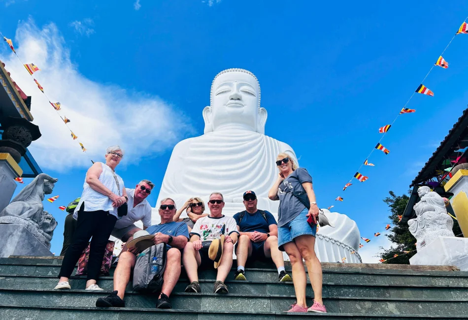 Da Nang - Ba Na Hills Tourist Area - Golden Bridge (02 meals, breakfast and dinner)