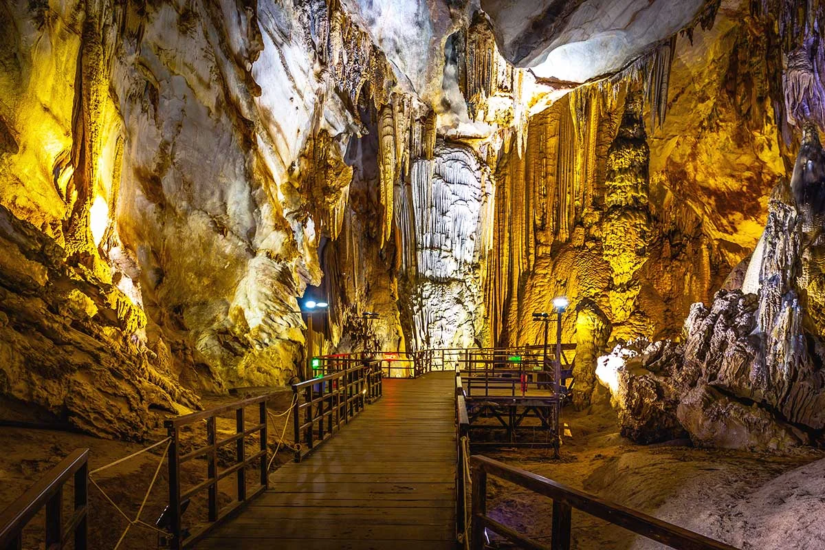 Hue - Phong Nha - Ke Bang National Park - Phong Nha Cave & Paradise Cave (03 meals: breakfast, lunch, dinner)