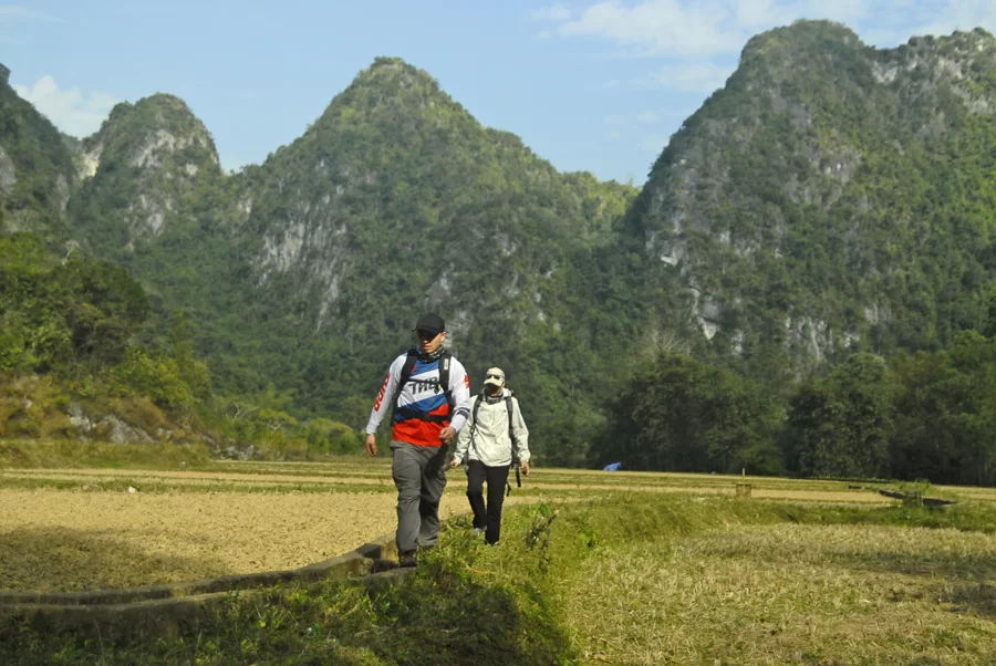 Hanoi – Thanh Nhat town (300km, 7 hours by private vehicle)